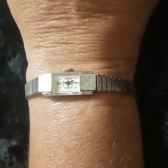 Vintage 10k rpg Nastrix 17 jewel incabloc woman's watch with swiss movement. - Picture 10 of 10